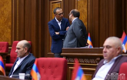 «Ուզում եմ հասկանամ՝ կարո՞ղ է ինչ-որ բան է փոխվել, որովհետեւ սա միակ օրինագիծը չի, որ համայնքներին կենտրոնական իշխանության վերահսկողության տակ բերելուն է նաեւ միտված»․ Արսեն Թորոսյան