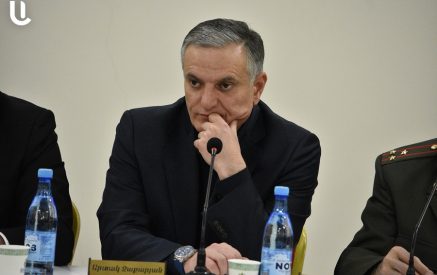 «Այս շենքում, օվալաձեւ սեղանի ետեւում նստած մարդիկ ընդունեցին, որ իրենք տգետ են եւ դա է ճշմարտությունը»․ Արտակ Զաքարյանը՝ ՔՊ-ականներին
