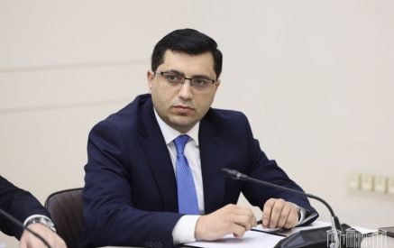 «Տեղյակ չեմ»․ Արթուր Նահապետյանը՝ իր տեղակալի՝ «լրագրողին ապտակելու» գործով անցնելու մասին