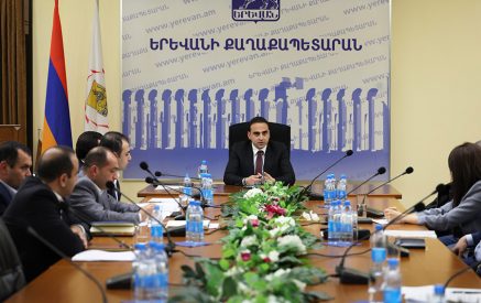 Ավինյանը բնակիչներին վստահեցրել է, որ բացառվում է Անաստաս Միկոյան 64 հասցեից առանձնացված շուրջ 4000քմ մակերեսով հողամասի սահմաններում կառուցապատման հնարավորությունը