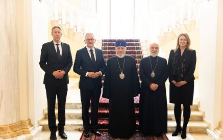 Հայոց Հայրապետը ցավով անդրադարձավ, որ պարբերաբար ականատես և ականջալուր ենք լինում տարբեր երկրներում իրագործված նոր ցեղասպանությունների