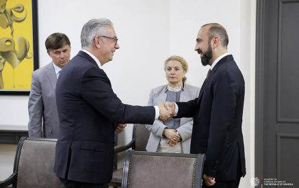 Արարատ Միրզոյանը և Թեոդորոս Ռուսոպուլոսն ընդգծել են ժամանակակից պայմաններում ժողովրդավարական արժեքների հարգման կարևորությունը
