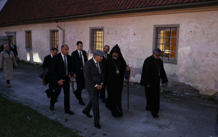 «Բալթյան երկրների հայոց թեմի առաջնորդի կողմից արտահայտված որոշ մտքեր և դատողություններ խիստ սուբյեկտիվ են, անհատական և վերագրելի չեն Եկեղեցուն»