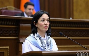 «Բուհերի քաղաքականացման մասին կասեմ՝ ուղղակի չի կարելի, կրթական համակարգը վերջապես զբաղվում է կրթությամբ, մարդիկ օձիք են թափ տալիս»․ Ժաննա Անդրեասյան