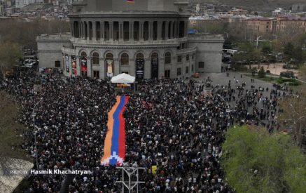 Առնվազն եւս մեկ տարի «առաջին դասարանում» մնալու՝ գործադիրի անկոտրում կամքը․ «Հայացք Երևանից»