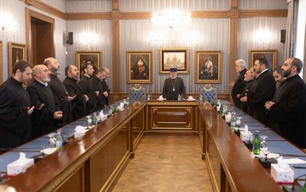 Գարեգին Երկրորդը վերապատրաստման դասընթացներին մասնակից եկեղեցականներին հորդորեց իրենց կարողություններն ի սպաս դնել հայրենիքի շենացմանը