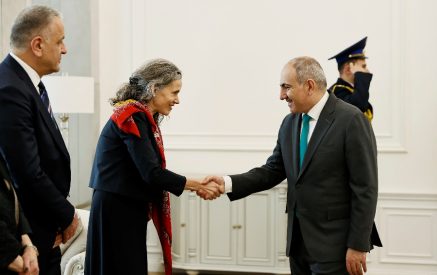 ԵՄ հատուկ ներկայացուցիչ Մագդալենա Գրոնոն կարևորել է համաձայնագրի ստորագրումը և համոզմունք հայտնել, որ այն կնպաստի տարածաշրջանում երկարատև խաղաղության և կայունության ապահովմանը