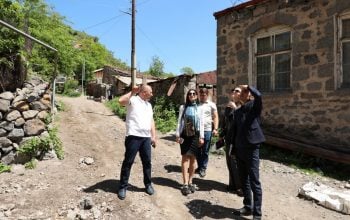 Խոզնավար և Խնածախ բնակավայրերի բնակիչները Անահիտ Մանասյանին մտահոգություններ են հայտնել իրենց կյանքի և անվտանգության, սեփականության, կրթության, զբաղվածության և հիմնարար այլ իրավունքների վերաբերյալ