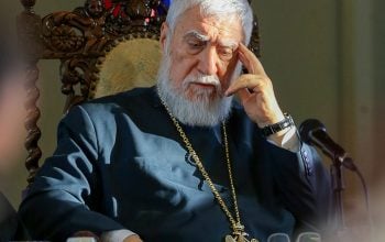 Ն.Ս.Օ.Տ.Տ. Արամ Ա. կաթողիկոս մօտէն կը հետեւի Քեսապի շուրջ բռնկած վտանգալից հրդեհին. Cilicia.TV