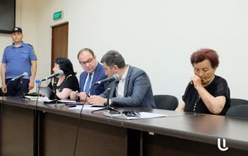 Բիլազուկս հանեք, կյանքիդ մեռնեմ, ինձ շատ կխեղդե. դատարանում տարեց կինը հուզվեց