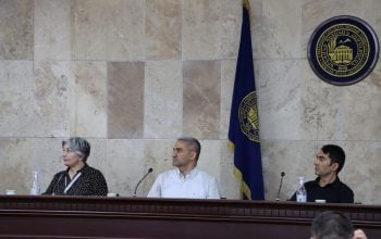 Ադրբեջանում պատմագրությունը ծառայեցվում է մեկ նպատակի՝ ձեւավորել հասարակություն, որն անհանդուրժող է հայերի հանդեպ և պատրաստ է պատերազմի, այլ ոչ թե խաղաղության. Սուրեն Մանուկյան