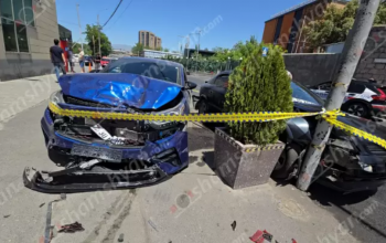 Վարորդը վրաերթի է ենթարկել հետիոտնային անցումով անցնող մորն ու որդուն, ապա բախվել կայանված «Opel»-ին. Shamshyan.com