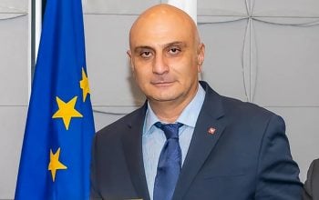 «Չգիտեմ՝ արդյոք նույնիսկ Աստված գիտի՞ այն հարցի պատասխանը, թե մեր դեպքում ինչ պետք է անել. գոյաբանական անդունդի եզրին ենք կանգնել»