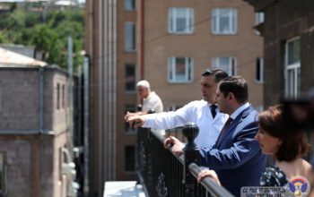 Պապիկյանին ներկայացվել են նաև «Զինվորի տան» նորակառույց կենցաղային ռեաբիլիտացիայի կենտրոնը, վիրահատարանը և ճաշարանը