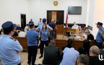 «Նախ ես Ձեր համար արա չեմ. զոհվածի հայրը՝ դատավորին… Լավ չես լսում երեւի»