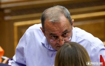 «Վարչապետը բազմիցս է ասել՝ ցույց տվեք ժողովրդին, թող լինի հանրային պահանջ հրաժարականի եւ ես հրաժարական կտամ»․ լեզվակռիվ Արծվիկ Մինասյանի եւ Արուսյակ Ջուլհակյանի միջեւ
