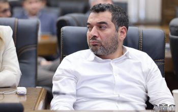 «Արան պապադ է ասելու փոխարեն իր թիկնապահներին հրահանգեր, որ տանեին զուգարանում գլուխը պատերին տալով՝ սպանեի՞ն»․ Հրաչյա Հակոբյանը՝ Ալեն Սիմոնյանի պահվածքի մասին