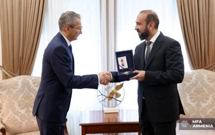 Արարատ Միրզոյանը Ղազախստանի դեսպան Բոլատ Իմանբաևին պարգևատրել է Բարեկամության շքանշանով