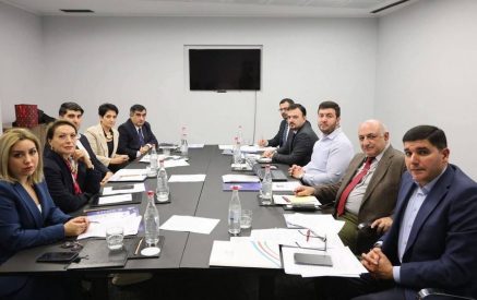 «Փոխկախվածություն ստեղծող տնտեսական եւ ենթակառուցվածքային նախագծեր, որտեղ միասին գումար ենք աշխատում». մանրամասներ՝ ադրբեջանցիների հետ հանդիպումից «Փոխկախվածություն ստեղծող տնտեսական եւ ենթակառուցվածքային նախագծեր, որտեղ միասին գումար ենք աշխատում». մանրամասներ՝ ադրբեջանցիների հետ հանդիպումից