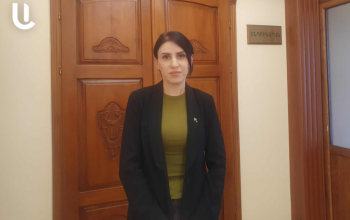 «Կաշառք էին փնտրում, ծրարներ գտան, բացեցին, շնորհակալական խոսքեր էին՝ ուղղված քաղաքապետին»․ Գյումրու ավագանու անդամ