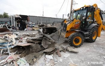 Ապամոնտաժվում են Գնունու շուկայի տաղավարներն ու կրպակները. ծախսերը դատական կարգով կբռնագանձվեն ինքնակամ կառույցն իրականացրած անձանցից