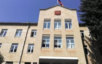 Սպանվածի հարազատներից մեկը վրեժխնդիր լինելու նպատակով դանակով հարվածել էր. մանրամասներ՝ Վանաձորի դատարանում տեղի ունեցած միջադեպից. Shamshyan.com