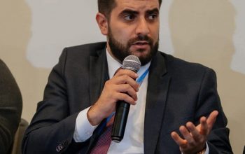 «Պուլպուլակի ջուրը համո՞վ էր». կաթողիկոսի եղբոր պաշտպանը հեգնեց նրա դեմ ցուցմունք տված քաղաքագետին