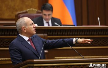 «Էլ բանավեճի չեմ հրավիրում, բանավիճելու բան էլ չկա, թող կարդան՝ պատմեն, պատմեն՝ կարդան»․ Նիկոլ Փաշինյանը՝ նախկին նախագահներին