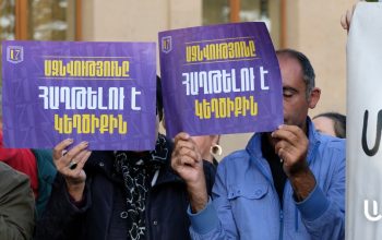 «Ծխով իշխանությունը ո՞նց կարող ես վերցնել․ Արարատ Միրզոյանն ու Լենա Նազարյանը ծխով իշխանություն վերցրե՞լ են»․ «18 արդարների» գործով դատավարությունը շարունակվում է