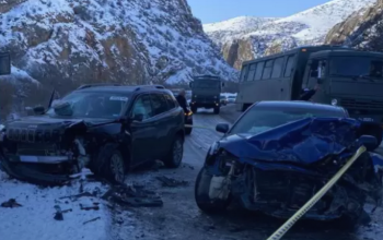 Խոշոր ավտովթար Վայոց ձորի մարզում․ ճանապարհի մերկասառույցի պատճառով բախվել են «Jeep Cherokee»-ն և «Toyota Camry»-ն․ կա 9 վիրավոր․ shamshyan.com