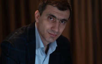 «Բազմաթիվ են ահազանգերը, երբ տան տերերը վարձակալ արցախցիներին տանից դուրս են հանում կամ կտրուկ բարձրացնում վարձավճարը՝ այլ, ավելի բարձր առաջարկ ունենալու պատճառով». Մեսրոպ Առաքելյան