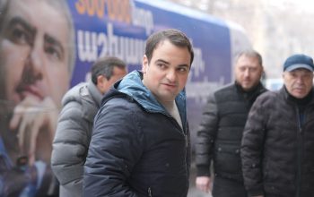 Քաղաքացիները «Սամվե՛լ, Սամվե՛լ» բացականչելով լռեցրին ոստիկանական մեքենաների աղմուկը