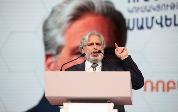 Ինձ համար մեծ պատիվ է ականատես լինել, թե ինչպես են հայերն այս պահին ոտքի կանգնում հանուն եկեղեցու և երկրի․ Ռոբերտ Ամստերդամ