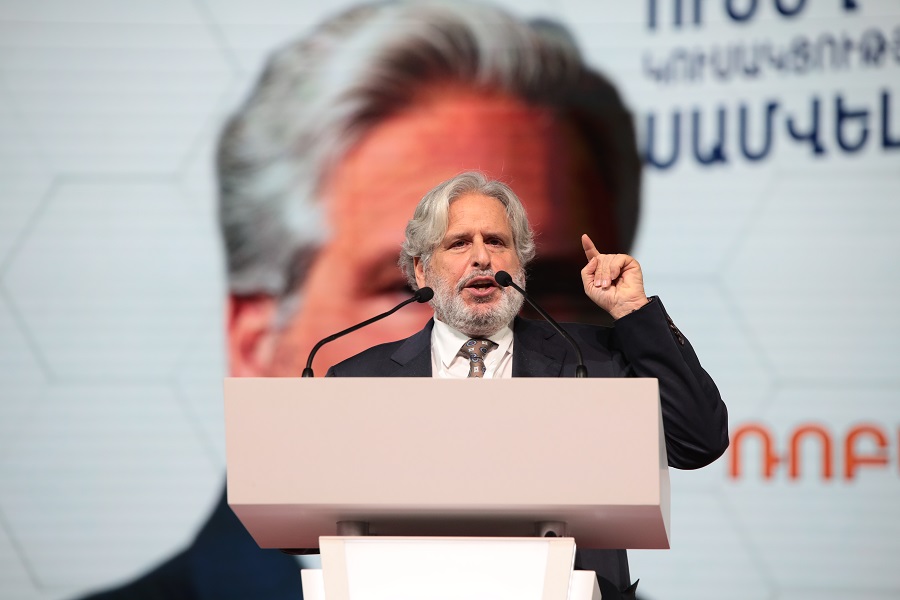 «Պարոն Կարապետյանը չի գործում Ռուսաստանի կառավարության անունից և մերժում է իր շարժումը որպես օտարերկրյա շահերի գործիք ներկայացնելու ցանկացած փորձ». Ռոբերտ Ամստերդամ