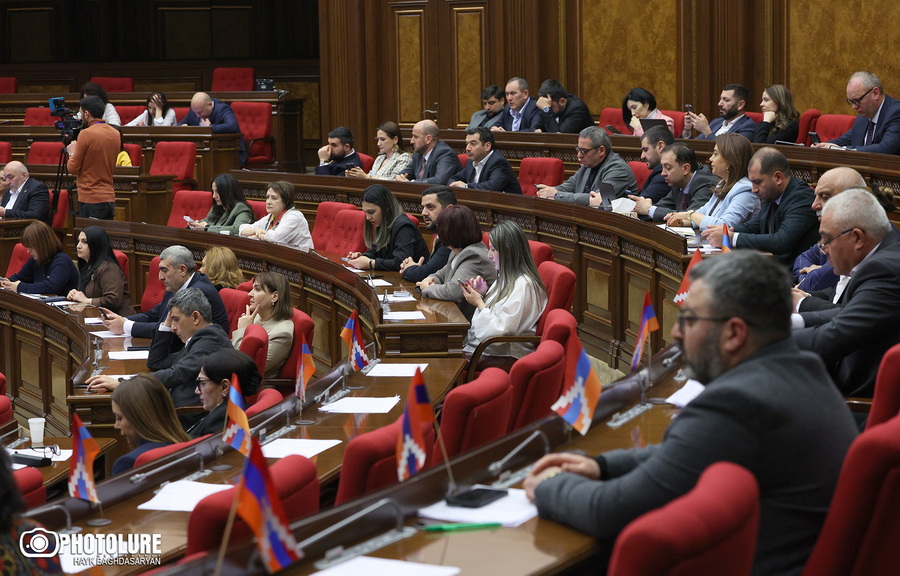 ՔՊ-ական նոր պատգամավորը երդվեց