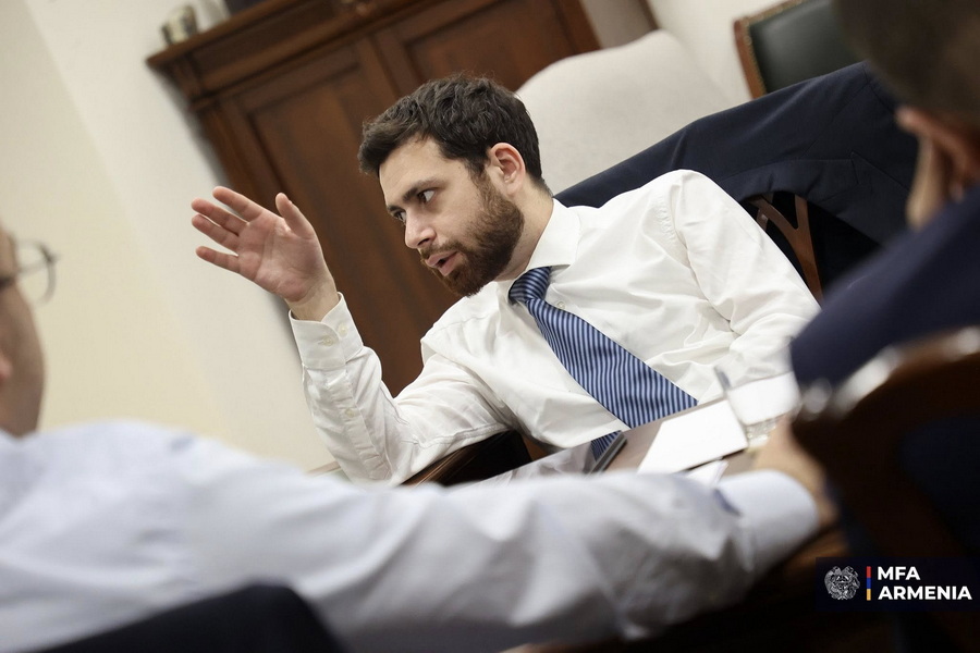 «ԵՄ գործընկերների հետ արդեն սկսել ենք քննարկումները Եվրոպական խաղաղության գործիքի ներքո երրորդ փաթեթի շուրջ»․ Վահան Կոստանյան