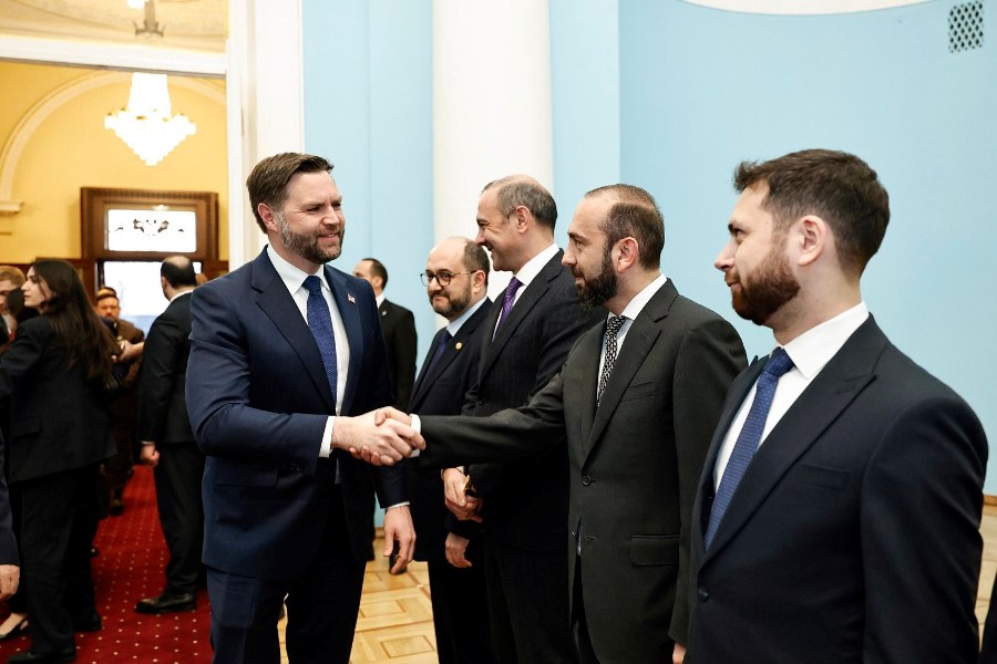 ԱԳՆ-ն ԱՄՆ փոխնախագահին 1685թ. Վենետիկյան հազվագյուտ Ավետարան է նվիրե՞լ. «168 ժամ»