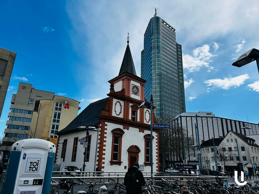 Բազմամշակութային ց՝ Սիսիի կոշիկը, Գյոթեի գլխարկի կաշվե տուփը եւ շուրջ 60% ներգաղթյալներ