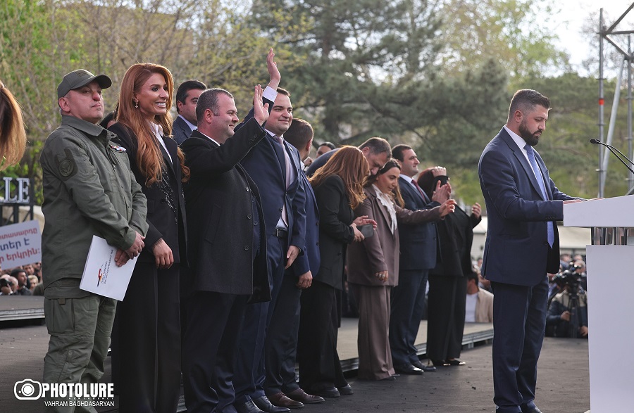 «Պետք է կանգնեցնենք Փաշինյանին, որ նա չկործանի երիտասարդի կյանքը, ում «մեղքը» եկեղեցում գտնվելն էր»․ Ալիկ Ալեքսանյան