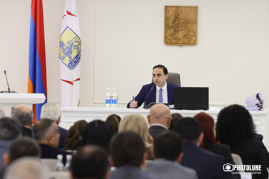 Ախուրյանցի Անոյի սիրտը շահելու համար Երեւանի քաղաքապետարանը 30 միլիոն դրամ է տալիս. ավագանու անդամ