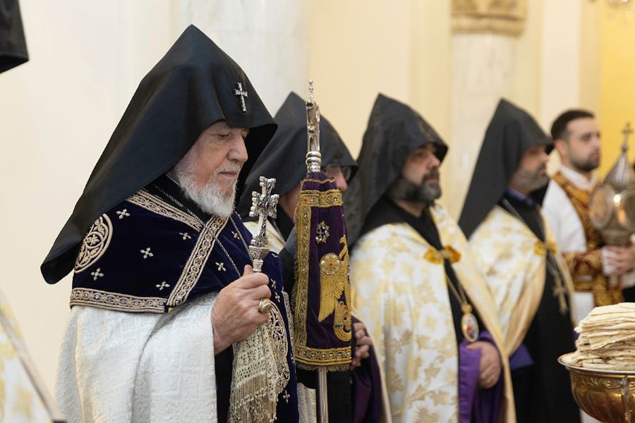 Հայրապետական Մեր պատգամն է՝ նախընտրենք բարին ընդդեմ չարիքի, հաշտությունն ընդդեմ խառնակչության, ազնվությունն ու ուղղամտությունը՝ ընդդեմ կեղծիքների ու խարդավանքների. Ն.Ս.Օ.Տ.Տ. Գարեգին Երկրորդ կաթողիկոս