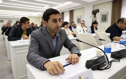 Հիշեցնեմ՝ ում սիրած պերսոնաժն էր Պապ թագավորը եւ Գրիգորյանին ասեմ՝ պետք չի ՔՊ-ին հաճոյանալու համար նախագծեր բերես. ավագանու անդամ