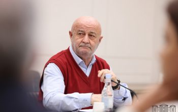 «Պարոն վարչապետը խմբակցության նիստում մեզ էր հիմարի տեղ դնում, մանեւրում ու մեզ ֆռռացնում էր»․ Հովիկ Աղազարյան