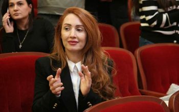 Ալեն Սիմոնյանին մեկը մի հատ պու է ասում, անմիջապես հայտնաբերում են, դատարանով պարտավորեցնում, մեր գործերը փոշոտվում են դարակներում. Հռիփսիմե Ջեբեջյան