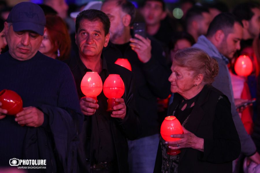 «Մենք միասնությամբ կջախջախենք բոլոր թշնամիներին՝ թե ներքին, թե արտաքին»․ Ջահերով երթի մասնակից