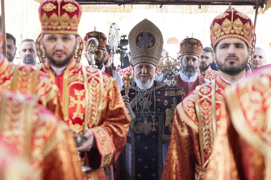 Մայր Աթոռ Սուրբ Էջմիածնում Սուրբ և Անմահ Պատարագ մատուցեց Ն.Ս.Օ.Տ.Տ. Գարեգին Երկրորդ Ծայրագույն Պատրիարք և Ամենայն Հայոց Կաթողիկոսը