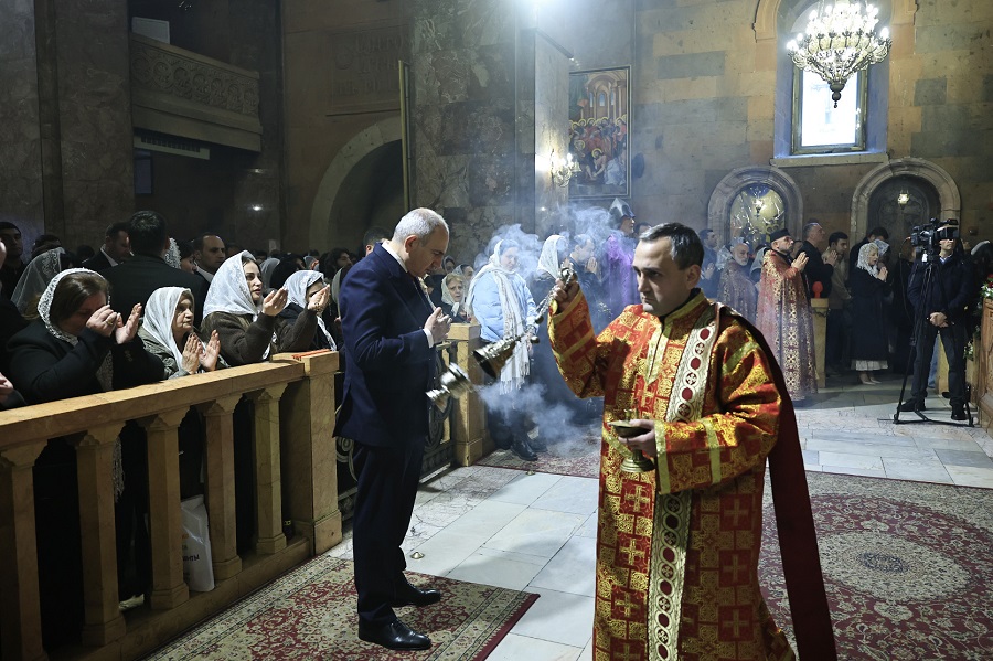 Նիկոլ Փաշինյանը ներկա է գտնվել Ճրագալույցի պատարագին