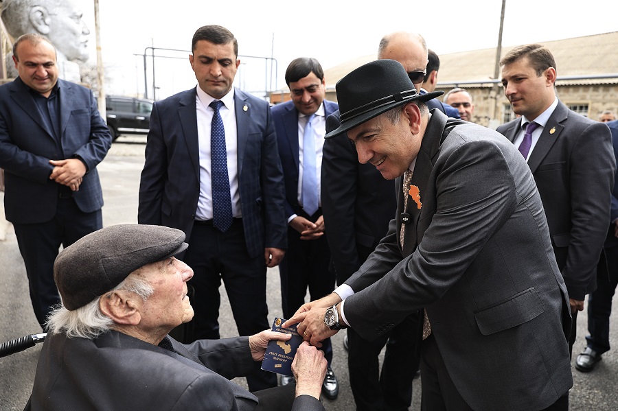 Նիկոլ Փաշինյանն Արմավիրի մարզու ծանոթացել է իրականացված ծրագրերին