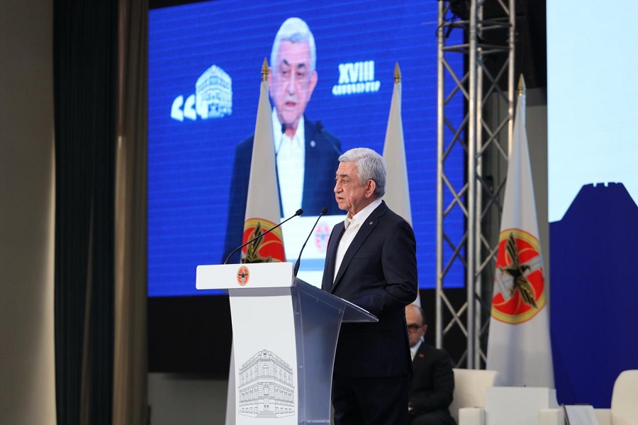 2020 թ․ պատերազմը չկանգնեցվեց եւ ձգվեց 44 օր՝ մի վախկոտ պոպուլիստի պատճառով, ինչ է թե իրեն չասեն դավաճան. Սերժ Սարգսյան