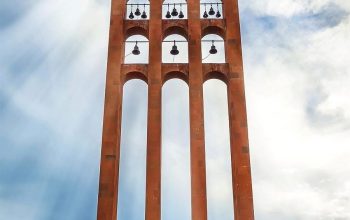 Իր ծրագրի մեջ ներառելով Հայաստանյայց Առաքելական Սուրբ Եկեղեցու ներքին գործերին միջամտելու հակաբարոյական դրույթները` ՔՊ կուսակցությունը դրսևորել է հակասահմանադրական վարքագիծ․ «Զարթոնք»